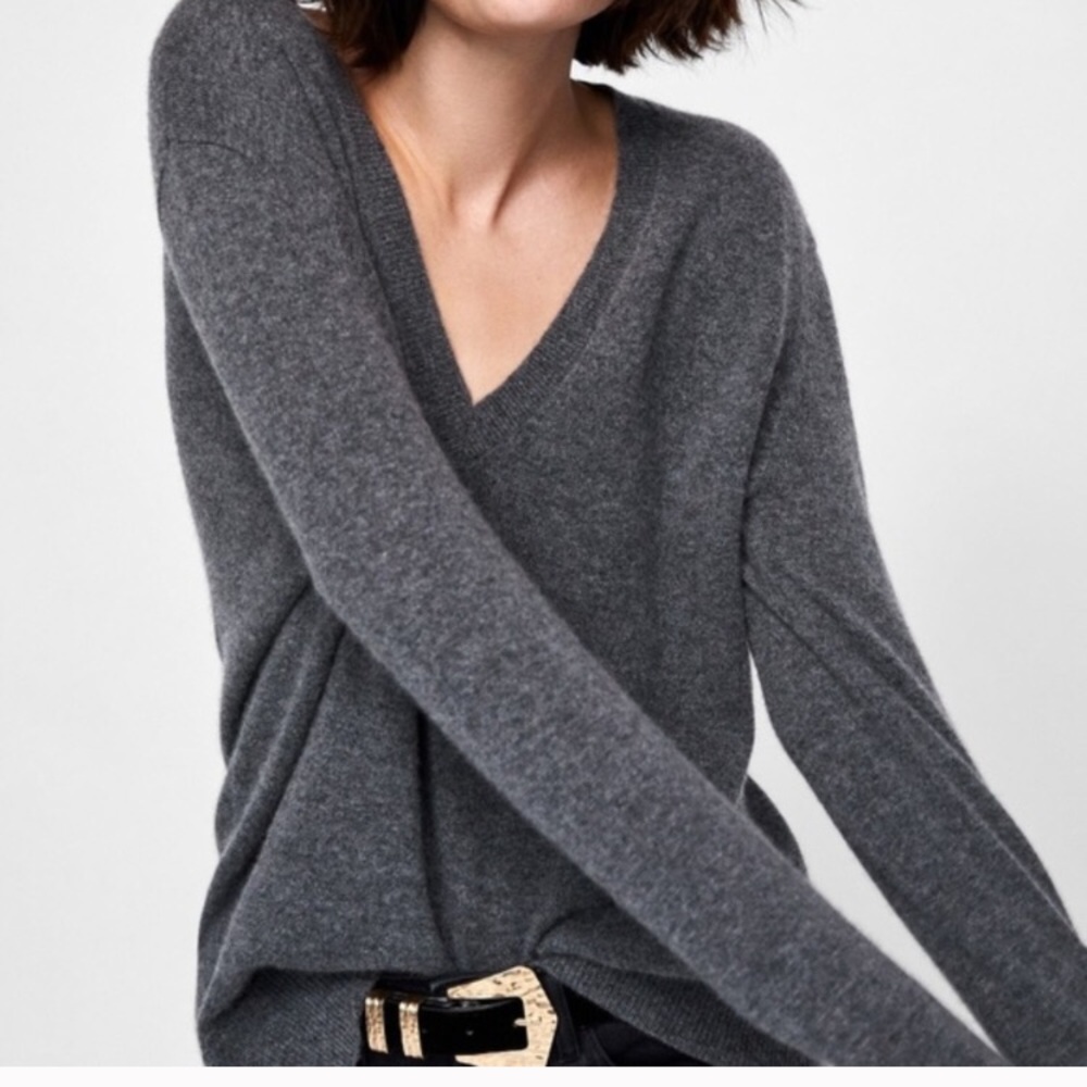 Zara V neck %100 cashmere sweater